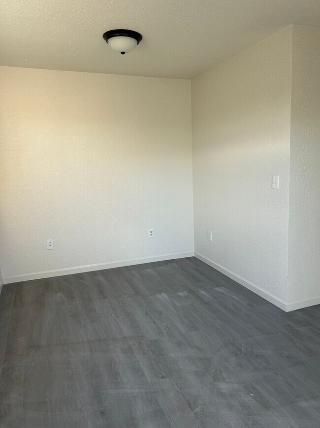 Building Photo - 3801 Sherman Ln