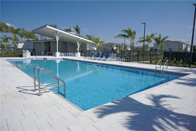Building Photo - 10503 SW Orana Dr