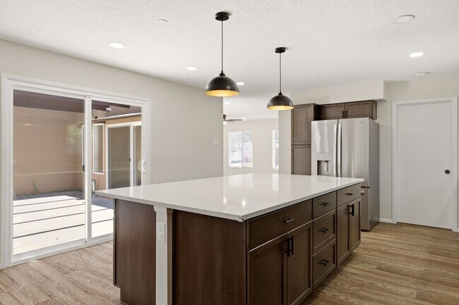 Building Photo - Exceptional Property in the NE Heights
