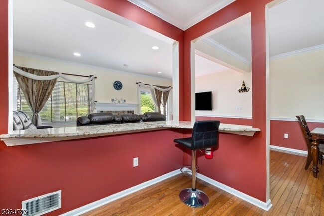 Building Photo - 28 Pinfold Ct