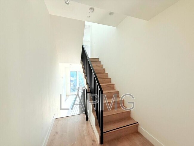 Building Photo - 3414 London St