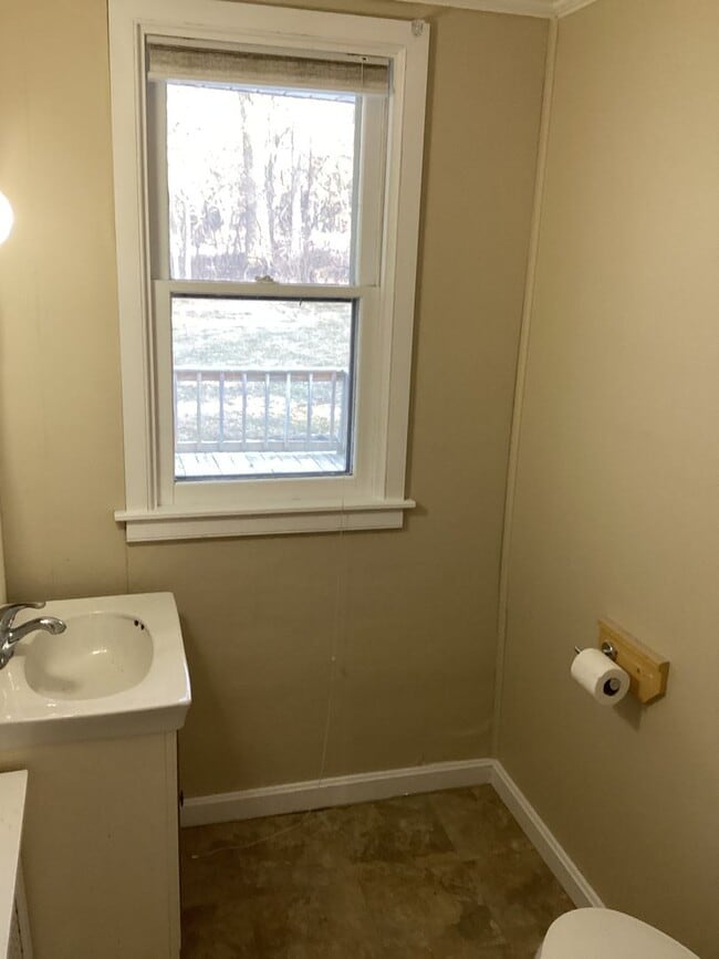 Building Photo - Two-Bedroom House