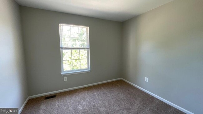 Building Photo - 10364 College Square