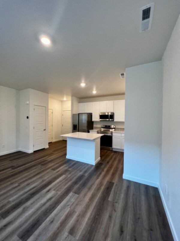 Building Photo - 209 Cardinal St