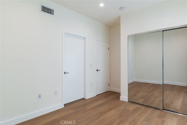 Building Photo - 1212 Viola Ave