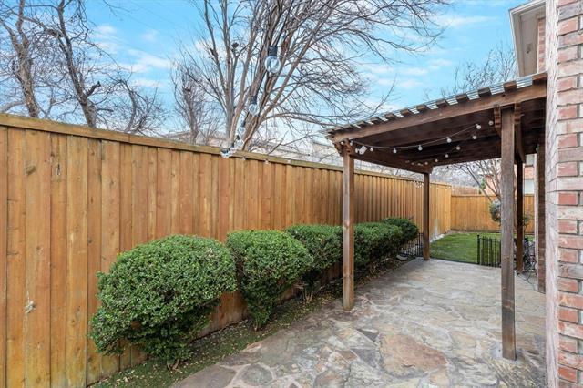 Building Photo - 14584 Evergreen Ct