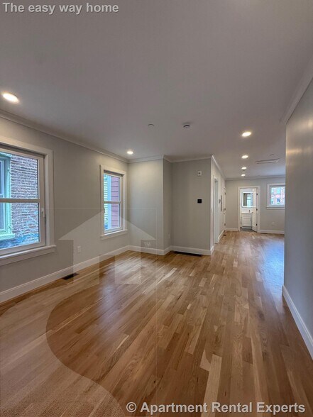 Building Photo - 35 Gore St