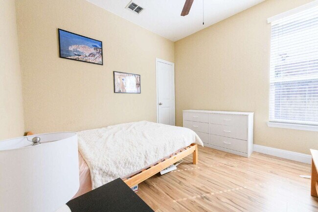 Building Photo - Spacious 4BR/2BA Energy Star Certified Hom...