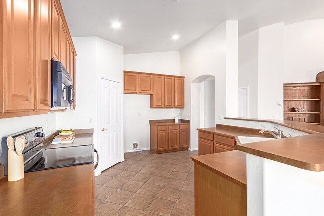 Building Photo - 4384 E Cherry Hills Dr