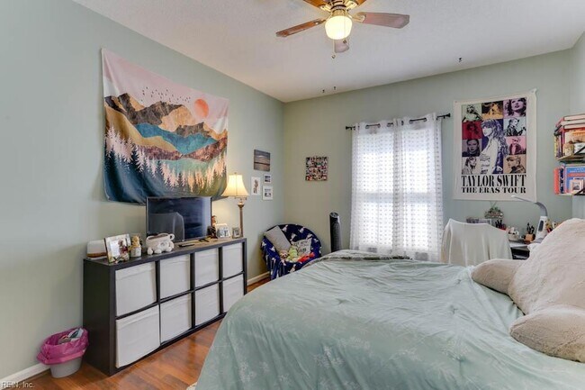 Building Photo - 321 Duke St