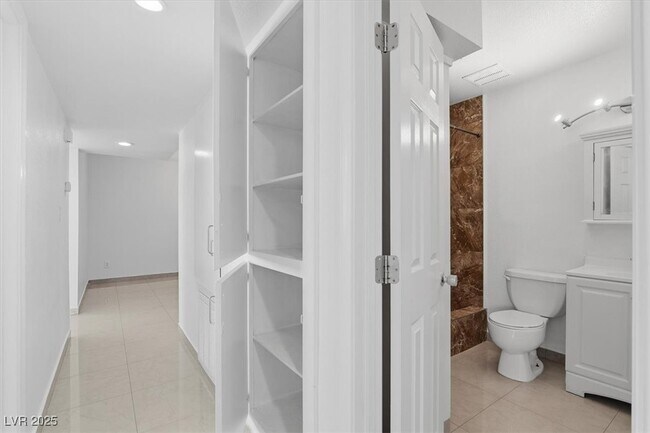 Building Photo - 3760 Briarwood Ave