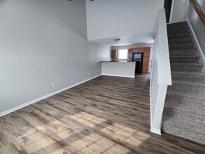 Building Photo - 6 Paige Dr