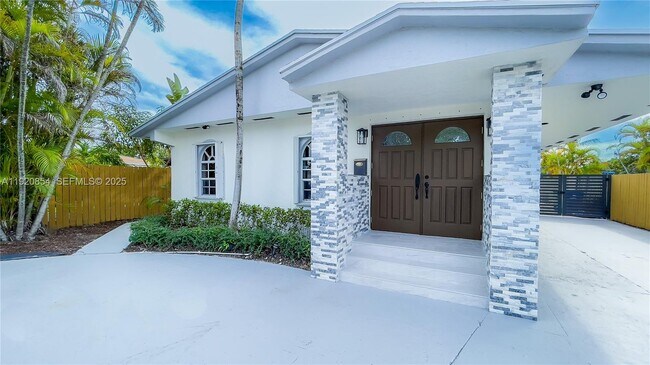 Building Photo - 6384 SW 31st St