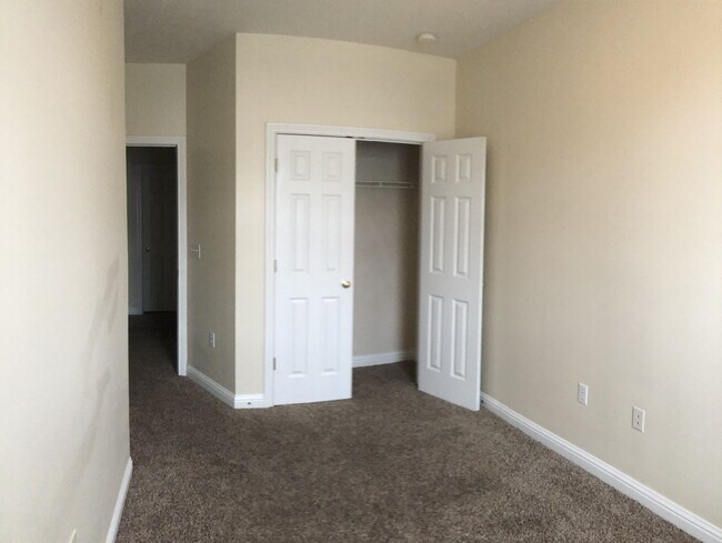 Building Photo - 1471 Autumn Oak St