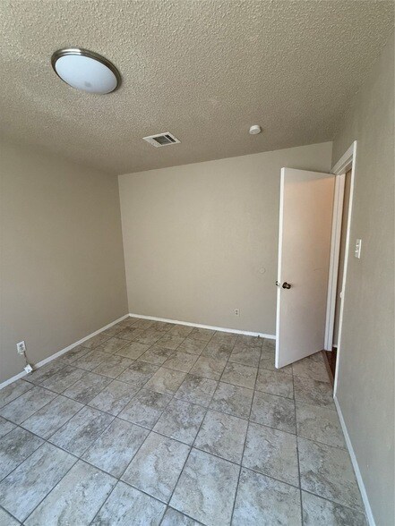 Building Photo - 5207 Sweetwind Ln