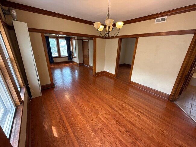Building Photo - 3029 N Christiana Ave