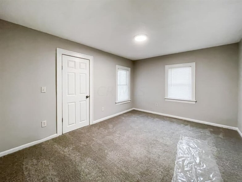 Building Photo - 196 N Burgess Ave