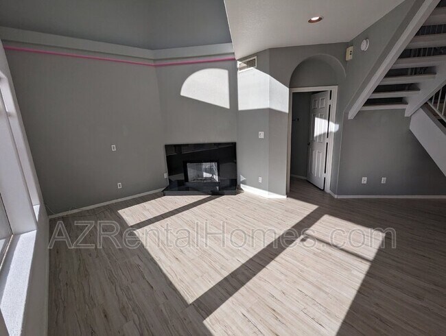 Building Photo - 10247 N 12th Pl