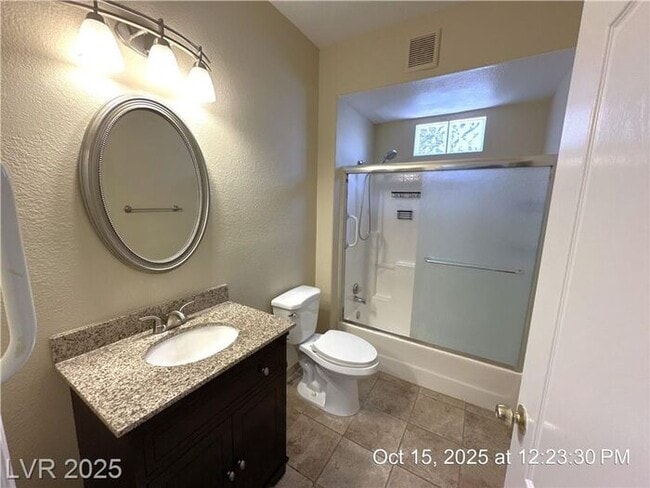 Building Photo - Fantastic Southwest first-floor unit in a ...