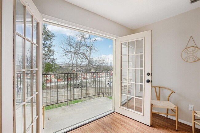 Building Photo - 4159 Steck Ave