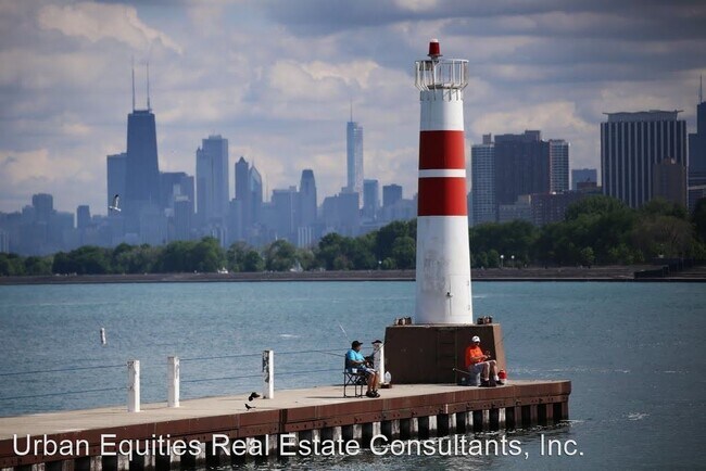 Building Photo - 824 Dobson St