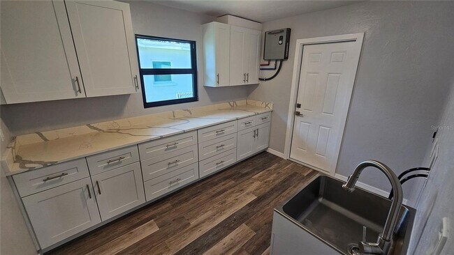 Building Photo - 3317 Pine Valley Dr