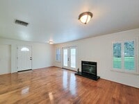 Building Photo - This corner unit is great because being on the end unit is more private and there are no condo's ...