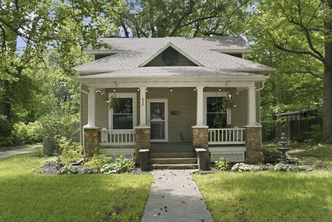 Building Photo - Updated 4-bedroom, 2-bath home in the Rountree neighborhood