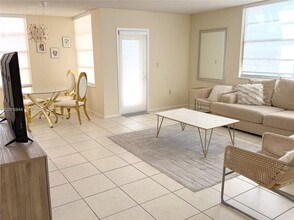 Building Photo - 1301 NE Miami Gardens Dr