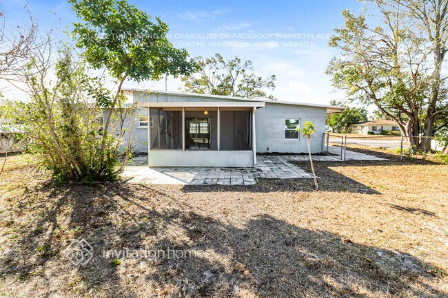 Building Photo - 4059 28th Ave N