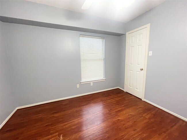 Building Photo - 16854 Carrollton Creek Ln