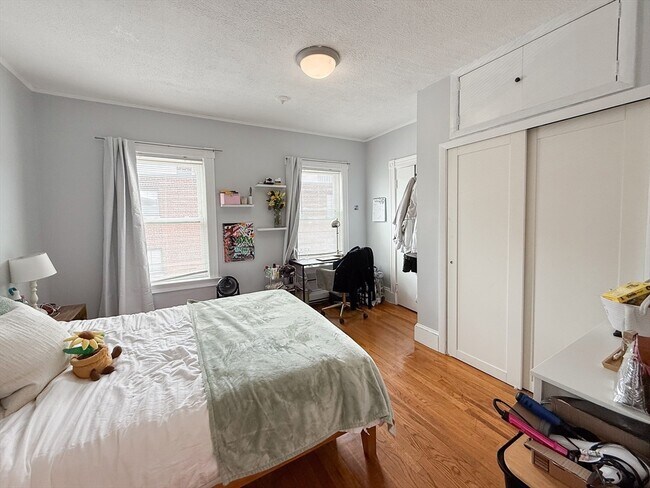 Building Photo - 37 Harvard Ave