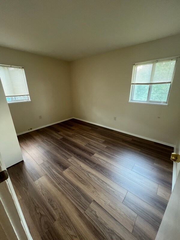 Building Photo - 425 Hebner St