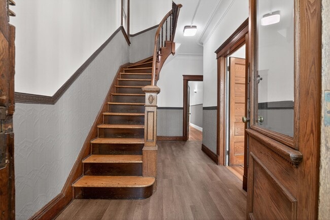 Building Photo - 42 Duer Pl