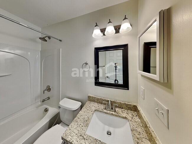 Building Photo - 13 Stoney Bluff Way