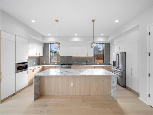 Building Photo - 2107 Brackenridge St