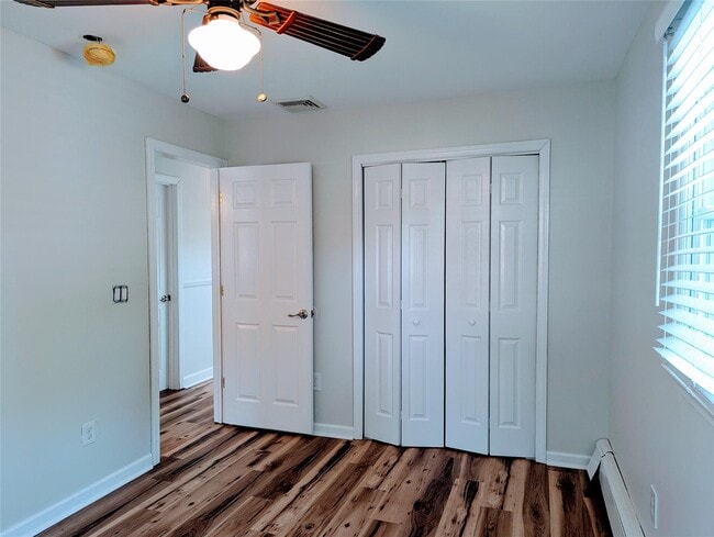 Building Photo - 139 Pine Neck Ave