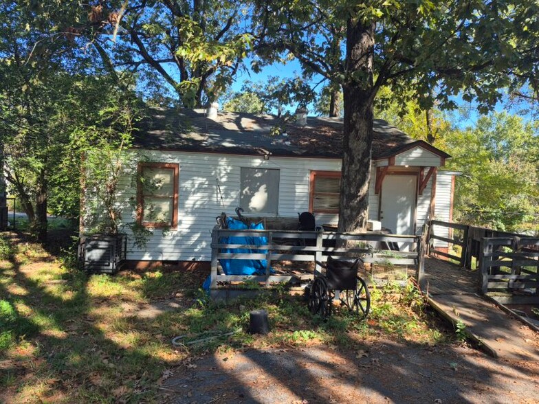 Building Photo - 5107 W 22nd St