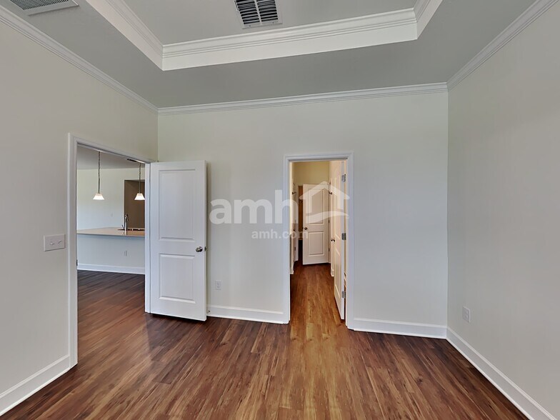 Building Photo - 33893 Thyme Dr