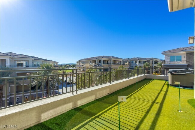 Building Photo - 9145 Tesoras Dr