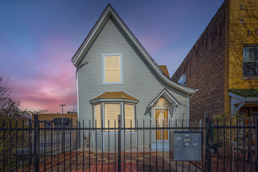 Primary Photo - 3147 N Spaulding Ave
