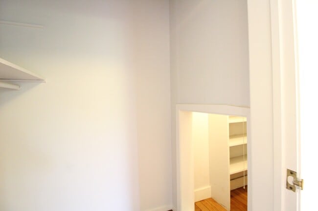 Building Photo - Dolores Heights: Sun-filled 1 Bedroom Home...
