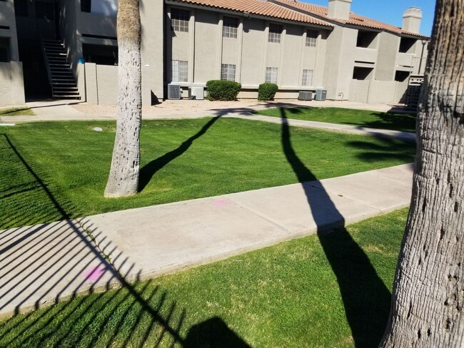 Building Photo - COMING SOON 2 BEDROOM 2 BATH CONDO WOODGLE...