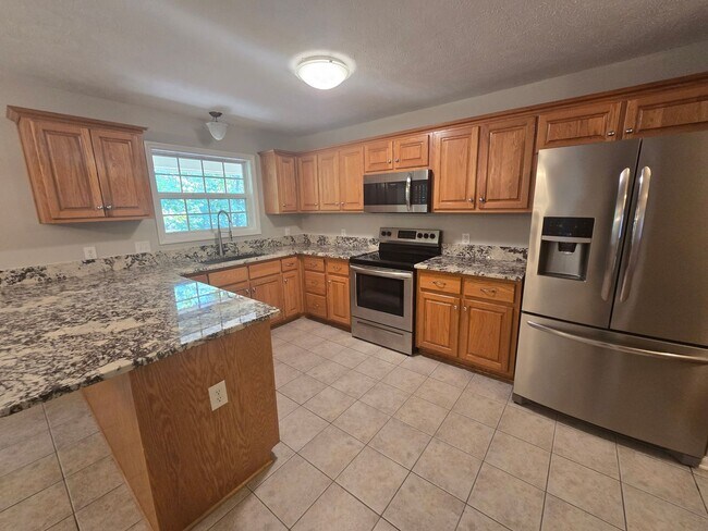 Building Photo - 3910 Sarasota Dr