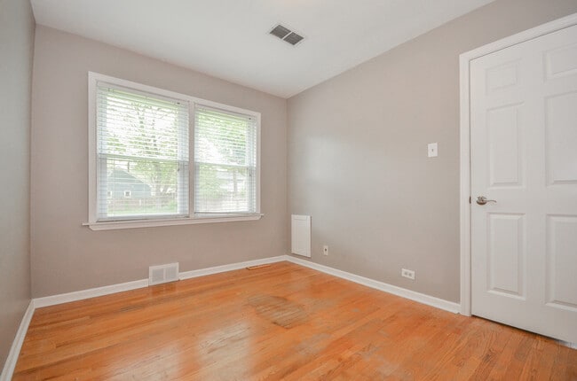Building Photo - 812 Highland Ave