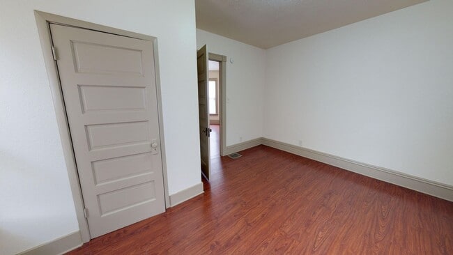 Building Photo - 464 Poplar St