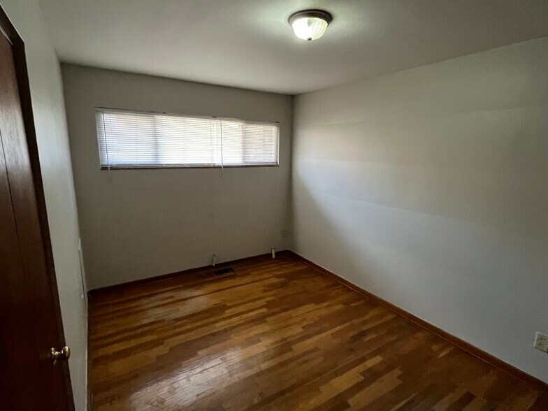 Building Photo - 83 W Dodridge St