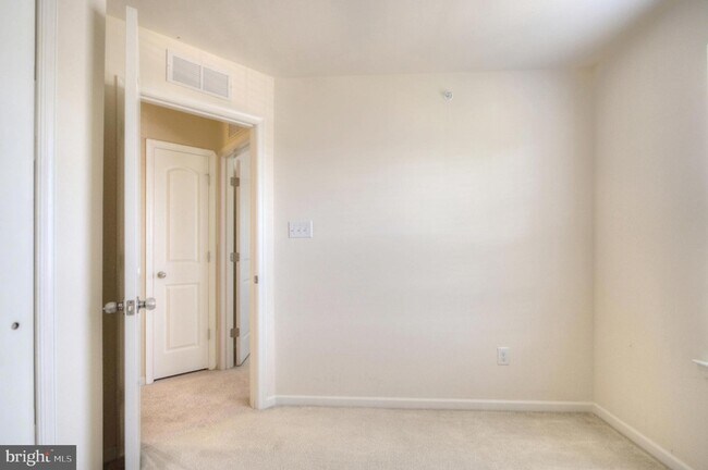 Building Photo - 58 Iron Gate Rd