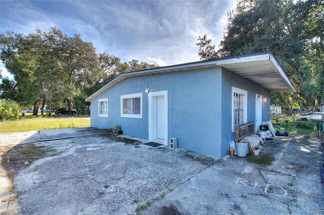 Building Photo - 1495 Penniwa St