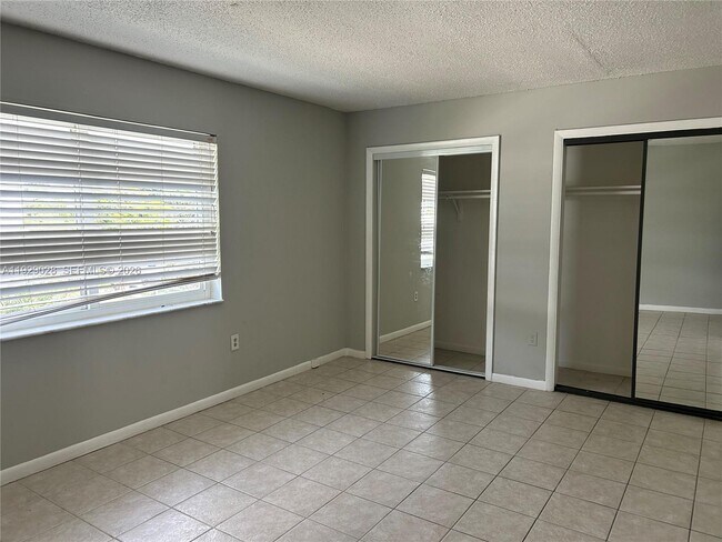 Building Photo - 335 SW 20th St